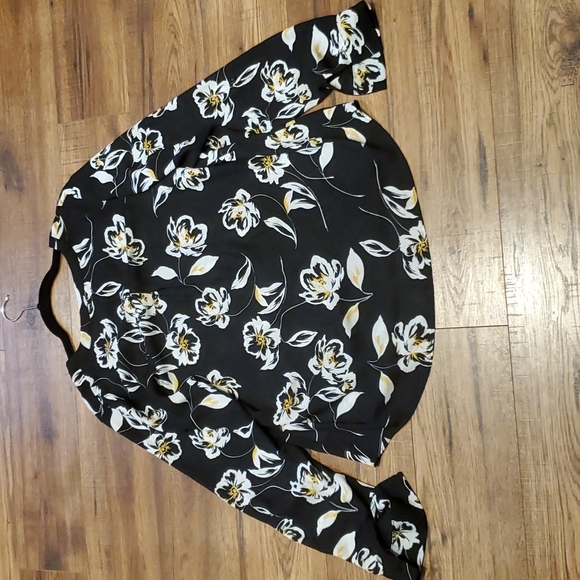 Maurices Floral Popover Blouse - Picture 3 of 8